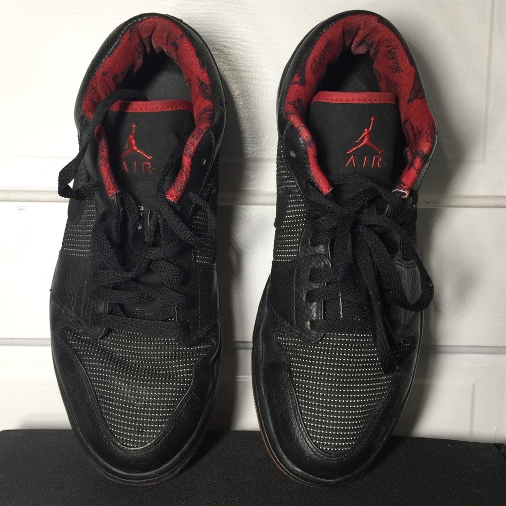 RARE Nike Air Jordan 1 Retro Low Blk/Red mens Sz10